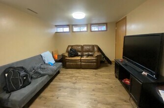 1817 Hunting Ave-Unit -Unit 3 in Manhattan, KS - Building Photo - Building Photo