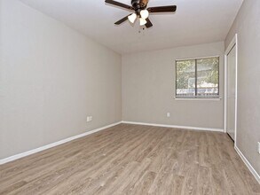 2408 Berkett Dr in Austin, TX - Building Photo - Building Photo