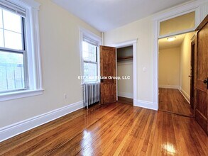 27 Park Dr in Boston, MA - Building Photo - Building Photo