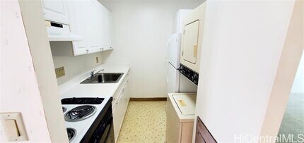 2121 Algaroba St in Honolulu, HI - Building Photo - Building Photo
