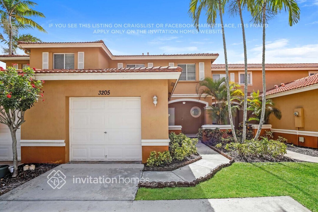 3205 Osprey Ln in West Palm Beach, FL - Foto de edificio