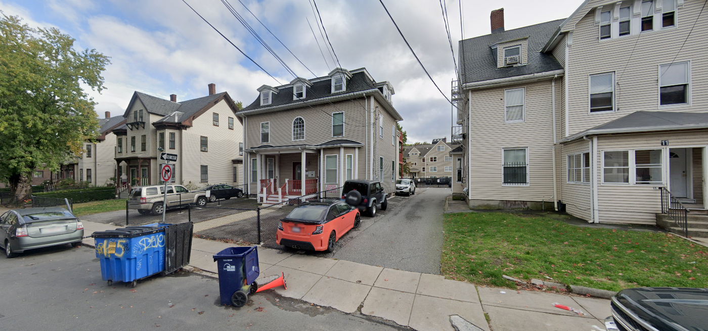 15 Farrington Ave, Unit 1 in Boston, MA - Foto de edificio