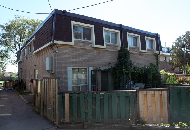 1896 Sheppard Ave W in Toronto, ON - Building Photo - Primary Photo