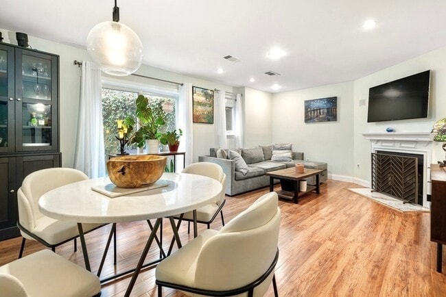 property at 43 N Mead St