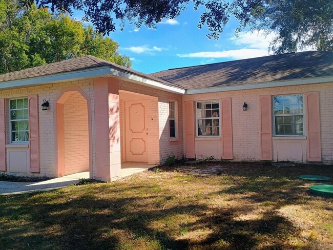 13486 Tyringham St in Spring Hill, FL - Building Photo - Building Photo