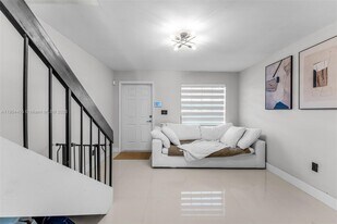 13350 SW 58th Terrace in Miami, FL - Building Photo