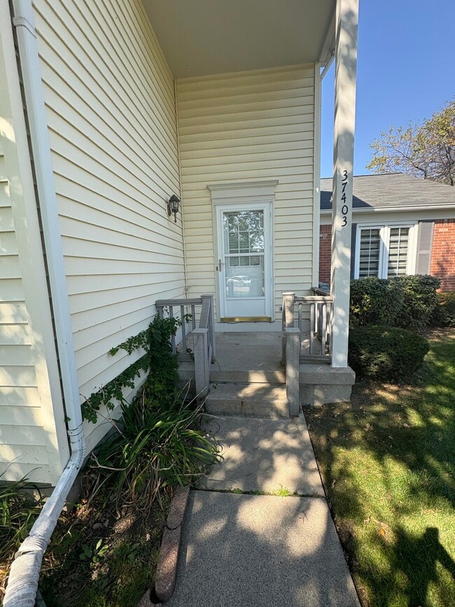 property at 37403 Stonegate Cir