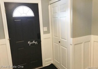 37736 Charter Oaks Blvd in Clinton Township, MI - Building Photo - Building Photo