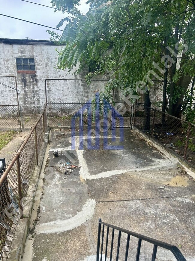 1307 N Montford Ave in Baltimore, MD - Building Photo - Building Photo