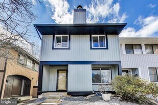 18509 Owl Run Way, Unit 2R in Germantown, MD - Building Photo