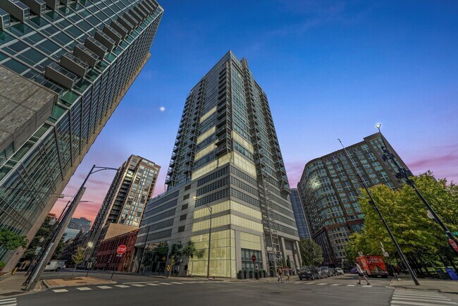 653 N Kingsbury St in Chicago, IL - Building Photo - Building Photo