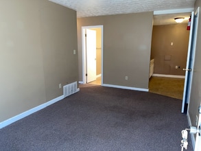 1392 Summit St in Columbus, OH - Building Photo - Building Photo