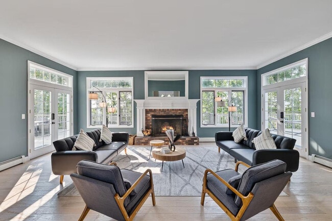 321 Museum Village Rd in Monroe, NY - Building Photo - Building Photo