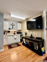 1224 Campfire in Spring Branch, TX - Foto de edificio - Building Photo