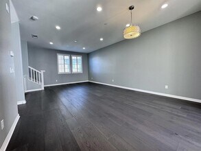 16172 Veridian Cir in San Diego, CA - Foto de edificio - Building Photo