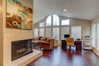 Tierra Del Sol in Houston, TX - Building Photo - Interior Photo