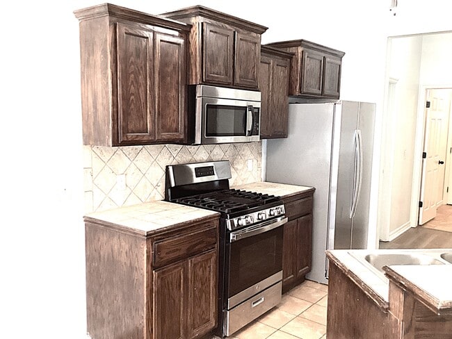 909 Harvest Dr in Yukon, OK - Building Photo - Building Photo