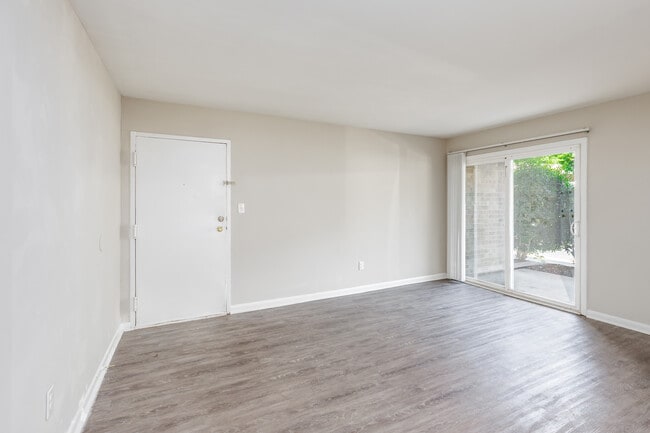 The Grove in Newport News, VA - Building Photo - Interior Photo