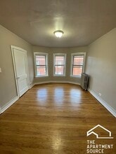 4027 W Melrose St in Chicago, IL - Foto de edificio - Building Photo