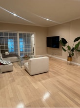 8550 Holloway Dr in West Hollywood, CA - Foto de edificio - Building Photo