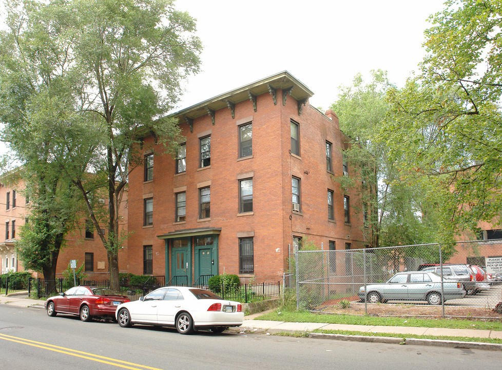 82-84 Ward St in Hartford, CT - Foto de edificio