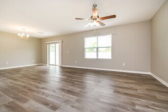 5218 Willow Breeze Wy in Palmetto, FL - Building Photo - Building Photo