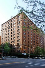 590 West End Ave in New York, NY - Foto de edificio - Building Photo