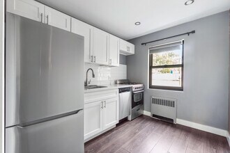 99 W 2nd St in Bayonne, NJ - Building Photo - Building Photo