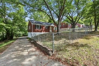1014 Buck Dr in Clarksville, TN - Building Photo - Building Photo