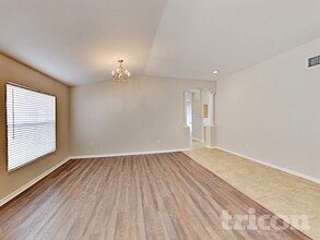 1926 Sean Wood Cir in Brandon, FL - Building Photo - Building Photo