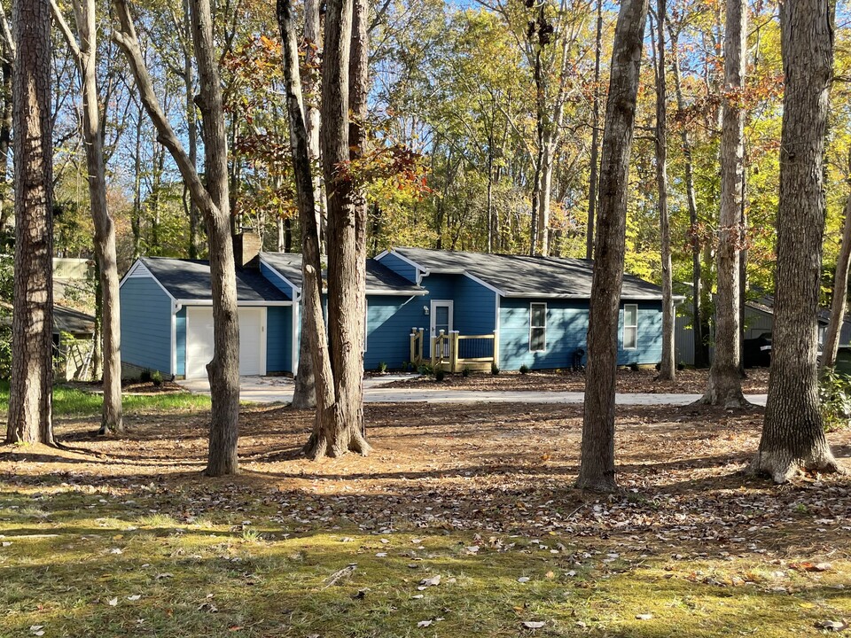 1223 Gatehouse Dr in Cary, NC - Building Photo