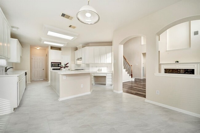 8215 Still Oak Ln in Cypress, TX - Foto de edificio - Building Photo