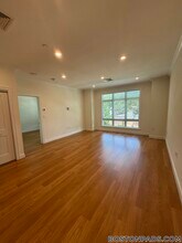 120 Gerry Rd in Brookline, MA - Foto de edificio - Building Photo