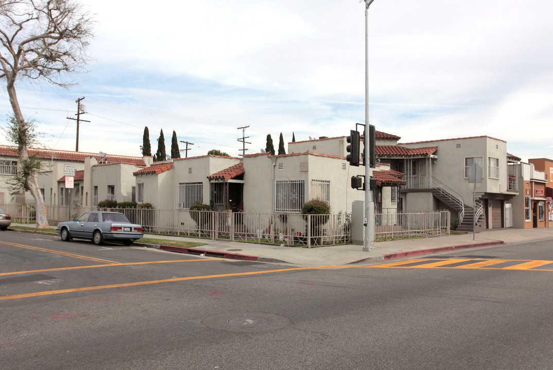 3033-3041 E Gage Ave in Huntington Park, CA - Building Photo