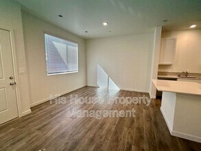 3905 Congaree Way in Evans, CO - Building Photo - Building Photo