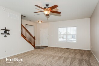 246 Wabash Woods Way in O'Fallon, MO - Foto de edificio - Building Photo