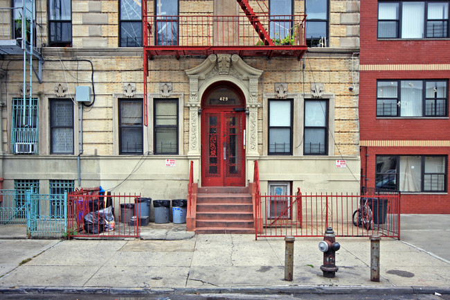 429 Bainbridge St in Brooklyn, NY - Building Photo - Building Photo