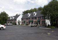 Indian Rock Townhouse Condominiums in Hudson, MA - Foto de edificio - Building Photo