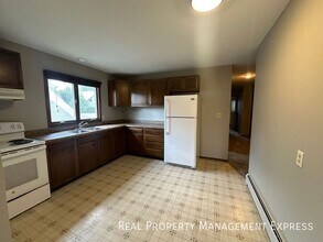Spacious 2 Bedroom Apartment in Sioux Falls, SD - Building Photo - Building Photo