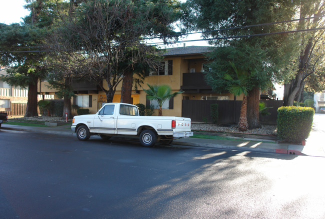 El Markay Apartment in Mountain View, CA - Building Photo - Building Photo