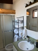 11618 N Island Cove Ln in Portland, OR - Building Photo - Building Photo