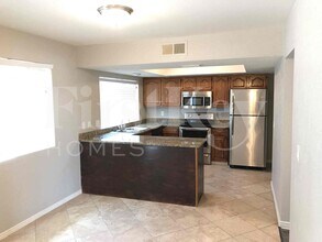 4841 W Paradise Ln in Glendale, AZ - Foto de edificio - Building Photo