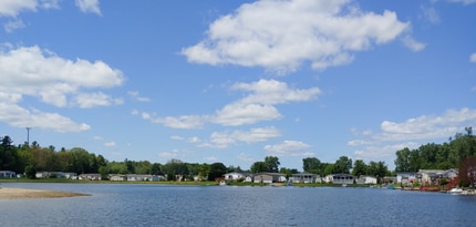 109 Applewood Ln in Columbus, MI - Foto de edificio - Building Photo