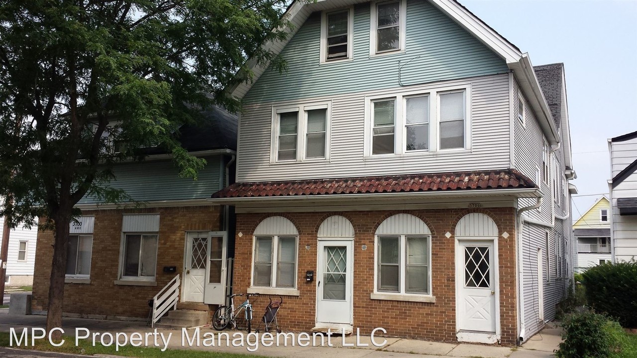 3700 E Pulaski Ave in Cudahy, WI - Building Photo