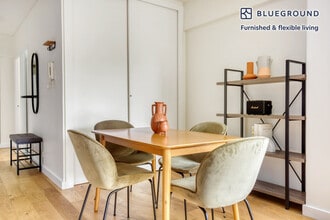 279 E 44th St in New York, NY - Building Photo - Building Photo