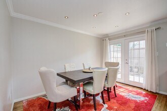 5807 Beverly Hill St in Houston, TX - Building Photo - Building Photo