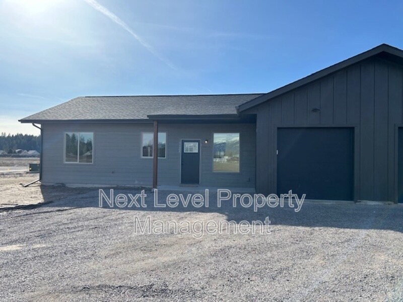 1528 Trumble Creek Rd in Kalispell, MT - Building Photo