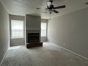 702 Woods Ct in Hinesville, GA - Building Photo - Building Photo