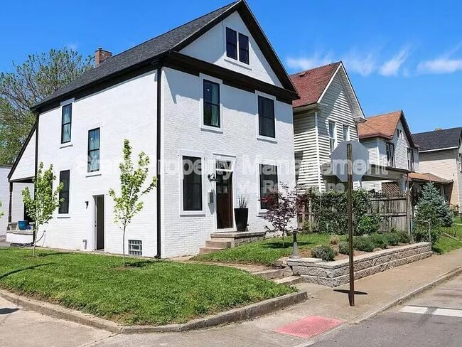 property at 219 S Cypress Ave