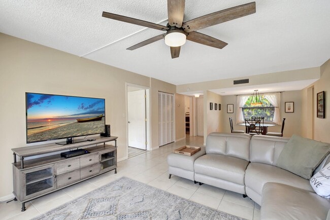 property at 2424 N Federal Hwy
